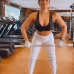 Shama Sikander Instagram - #beastmode.....💪🏻💪🏻💪🏻💪🏻. #workout #workoutmotivation #workhard #workoutroutine #lovetoworkout #fitness #fitnessmotivation #fitnessic⭕️n #fitnessfreak #gym #lifestyle #myworkout #stayfit #stayhealthy #reelitfeelit #instagood #instareels #reelkarofeelkaro