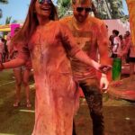 Shama Sikander Instagram - Memories of holi from 2019... When we were free to mingle , dance, enjoy together ... those were the days...😆. #happyholi #holionreels #reelsinstagram #reelitfeelit #rangeeliholi #holihai #celebration #feativity #festival #festivalofcolors #festivevibes #dance #love #livelaughlove