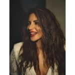 Shama Sikander Instagram - Some people grumble that roses have thorns, I am grateful that thorns have roses.... . . #beautiful #eyes #photooftheday #love #life #happy #cute #hair #style #fashion #loveyourself #nature #motivation #selflove #inspiration #positivevibes #instagram #portrait #post