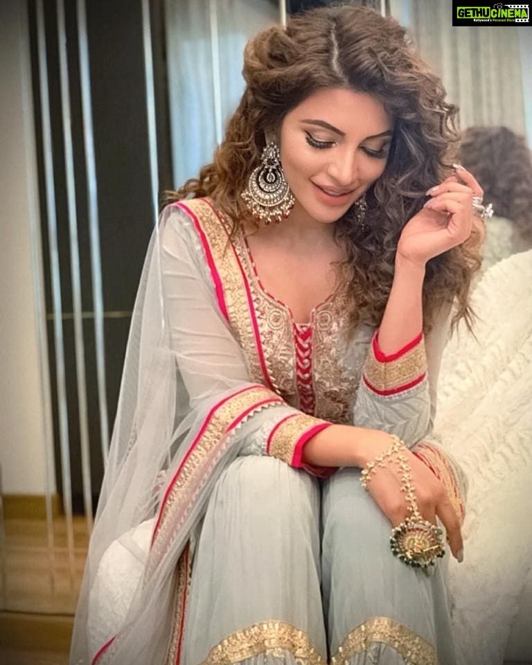 Shama Sikander Instagram - Ramzan Mubarak aapko....😇