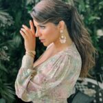 Shama Sikander Instagram – Be Addicted to Bettering Yourself but also be Grateful for what and who you are in the moment 😇❤️
.
.
.
#love #grateful #lifestyle #photooftheday #classy #happiness💕 #mood #gratitude #shamasikander Mumbai, Maharashtra