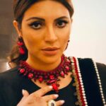 Shama Sikander Instagram – Ishq karna hai toh raat ki tarah karo, jise chand bhi Qubool ho aur uska daag bhi Qubool ho…..

Dress & Jewellery:- @souniagohil
.
.
.
#reelsinstagram #reelkarofeelkaro #reelsvideo #reelitfeelit #reels #trending #viralvideos #shamasikander #shamasikanderreels