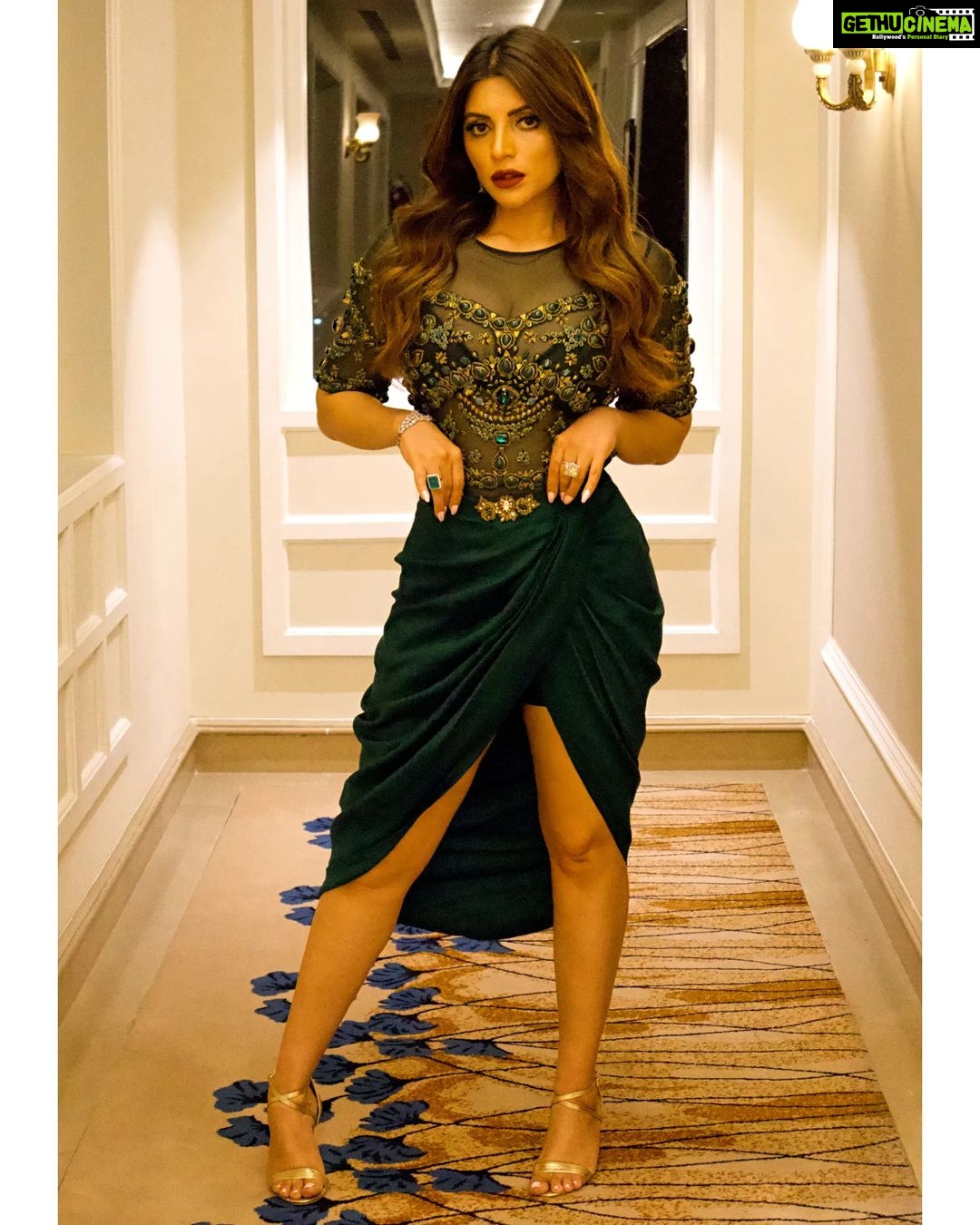 Shama Sikander Instagram - I don't do Fashion. I am Fashion..... . . Outfit:- @niveditasaboocouture Jewellery:- @studio6jewels @parullkhanna01 Shoes:- @michaelkors . . . #fashion #lifestyle #beautiful #classy #attitude #bosslady #style #happymood #picoftheday #shamasikander