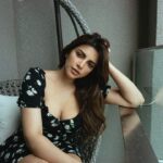Shama Sikander Instagram – Unhe chiraag bujhaakar bhi aazmau kabhi jo roshni mein chamakte dikhai dete hain….
.
.
Photographer:- @ankurjraj
MUA:- @elishab_mua
.
.
.
#beautiful #love #photoshootdairies #photoshoot #loveyourself #shayari #mood #actorslife #mumbai #shamasikander Mumbai, Maharashtra