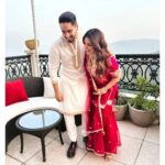 Shama Sikander Instagram – A beautiful Blissful colorful Blessed day in The mountains🏔 ♥️😇🥳
.
.
My Jewellery:- @studio6jewels
James’s Bundy:- @rajeefromrajees
.
.
.
#beautiful #colorful #blessedday #happiness💕 #fun #crazy #friends #friendslikefamily #enjoy #gratitude #blessed #shamasikander