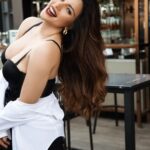 Shama Sikander Instagram - Happiness…..😇😇😇 . . Photographer:-@anastasiiaruby Style:-@tonyanova_ . . #happiness #photoshoot #pictureoftheday #cute #makeup #bangkok #trending #travelwithme #livethuxury #actorslife #shamasikander Bangkok