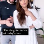 Shama Sikander Instagram – Mujhe sab kuch chahiye…. Aur kyun nahi… gaye wo din jab ladhki walon se ye sari mange ki jati thi aajkal ladhkiyon ki demand hai bhai….😄😄😄🙌🏻
#funny #funnyvideos #funnybuttrue #girlsbelike #todayswoman #comedyvideos #funnyvideos #funnymemes