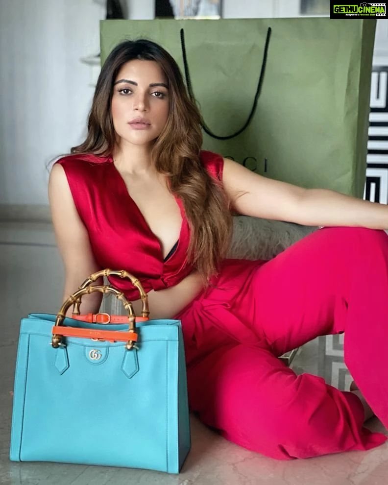 Shama Sikander Instagram - House of GUCCI 📸 . . . #Gucci #fashion #beautiful #red #love #style #photoshoot #photooftheday #shamasikander #mumbai #actorslife #happiness #blessed #gratitude Mumbai, Maharashtra
