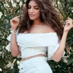 Shama Sikander Instagram - Apsara✨✨ . . . #bollywoodmusic #actorslife #viralvideos #shamasikander #shamasikanderreels #reelsinstagram #trendingvideos #reelkarofeelkaro #reelitfeelit #trendingreels #viral #exploremore Mumbai, Maharashtra