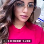 Shama Sikander Instagram - Be straight forward 😳🤨🤪🤪 #filmy #dialogues #viral #reelitfeelit