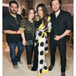 Shama Sikander Instagram - What an Amazing Night... Thank you everyone for coming and enjoying a night filled with love and laughter. Thank you @ajaynawandar bhai sa and family for hosting such a beautiful welcome for us we really had so much fun! Love you❤️❤️❤️ . . Saree:- @houseofmasaba Belt & Bag:- @sabyasachiofficial Shoes:- @ferragamo . . . #amazing #night #family #friends #weddingparty #jamsham #blessed #gratitude #friendslikefamily #love #life #shamasikander #happiness💕 Mumbai, Maharashtra