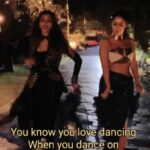 Shama Sikander Instagram - Let's Nacho 💃🏻💃🏻... . . Dresses by -:@souniagohil . . . #letsnacho #dance #afterparty #friendsforever #love #dancereels #shamasikanderreels #reelsinstagram #reelkarofeelkaro #reelitfeelit #goadiaries