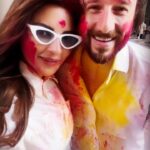Shama Sikander Instagram – #happyholi #holihai #holikerang #newlywed #brideandgroom #firstholi #aftermarriage @jamesmilliron ♥️♥️♥️♥️