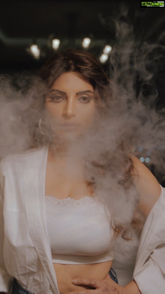 Shama Sikander Instagram - My girls❤️❤️❤️...More videos are coming super soon stay tuned ❤️❤️❤️ @poppyjabbal @supreetbedi13 @soniahays @jamelacemo @geometric.beauty @amisukhadia @vanessabwalia 📸 Photographer:- @peppermintpictures.co.in Make Up By:- @winnie1686 @makeupbykomalhire Hair By:- @pratibhanalla Robes By:- @wedding_lounge Location:- @stregismumbai . . #mygirls #hotties #sexyladies #pose #fun #fashion #shoot #bridetobe #photooftheday #trend #viralpost #likeforlikes #share #comment #explorepage✨