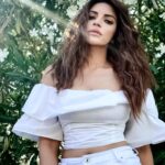 Shama Sikander Instagram – Kissed by the Sun….
.
.
.
#love #life #nature #happysunday #gratitude #loveyourself #mood #fun #traveldiaries #believe #blessed #shamasikander #explorepage✨