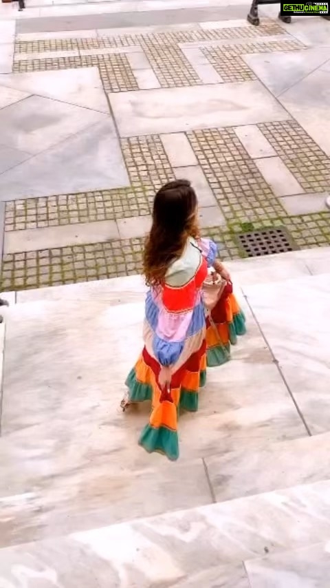 Shama Sikander Instagram - Rangeeniyan…..🥰🥰🥰. #reelsinstagram #vibecheck #ootd #music #love #life #bollywood #actor