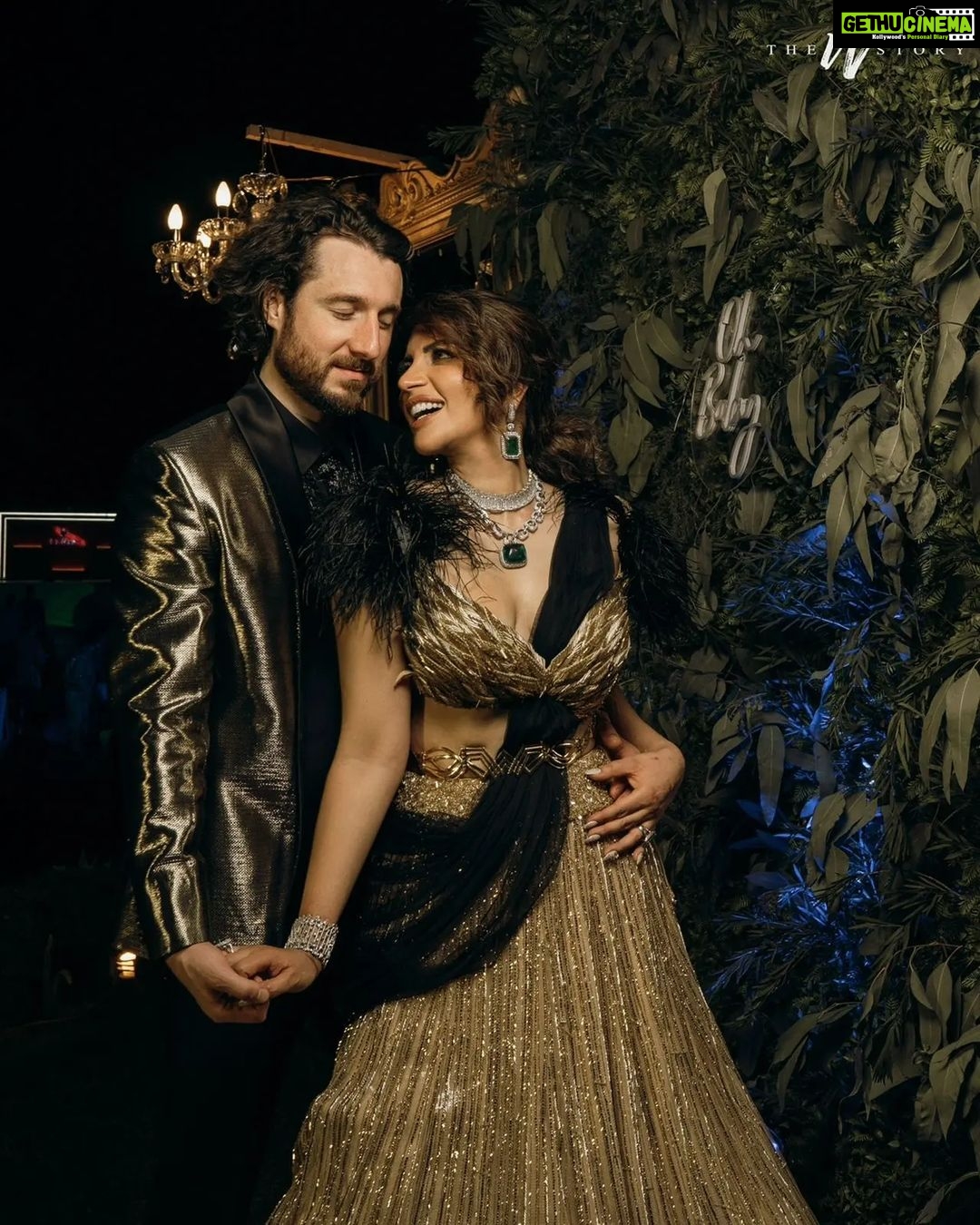 Shama Sikander Instagram - A night that shall always be remembered…. So much love so much gratitude 😇🙏🏻🙏🏻 . . @jamesmilliron . . Shot By:- @theweddingstory_Official Dress By:- @niveditasaboocouture Jewellery-:@niveditasaboocouture @karishma.joolry Make Up By:- @kanika.world Hair By:- @hairbyrajabali Decoration:- @birju.c.gariba @sunainasingh_12 Wedding planning:- @noureenmorani @karansoorma Wedding invitation-: @puneet_gupta_invitations . . #jamsham #sangeetnight #party #bridetobe #newjourney #dance #fun #friends #family #togetherness #love #life #happiness💕 #blessed #gratitude #fashion #wedding Goa