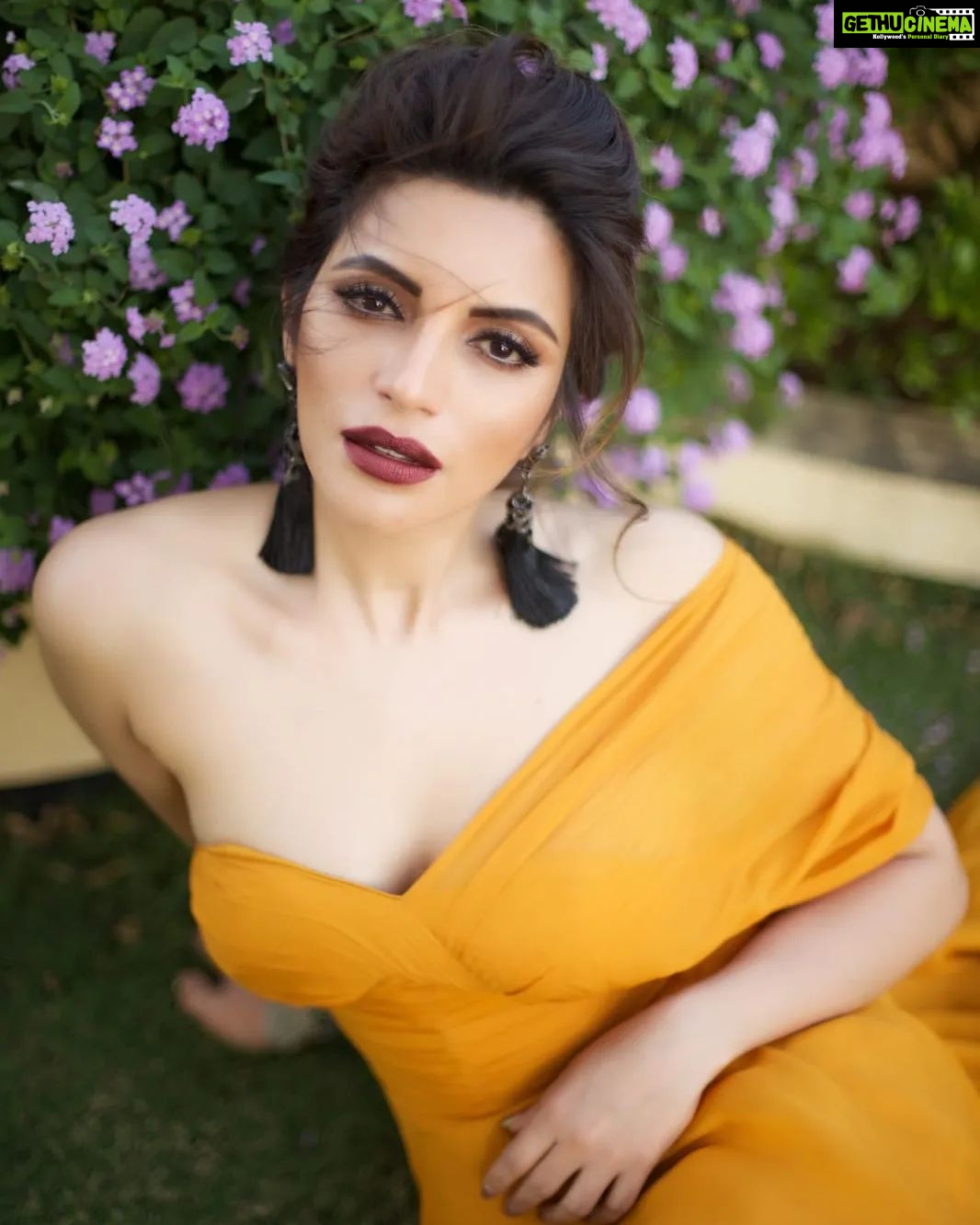 Shama Sikander Instagram - Aankhein thi jo keh gayi sab kuch, Lafz hote toh mukar gaye hote.... . . . #beautiful #eyes #soul #nature #gratitude #love #pure #happiness #motivation #positivevibes #inspiration #believe #blessed #shamasikander Mumbai, Maharashtra