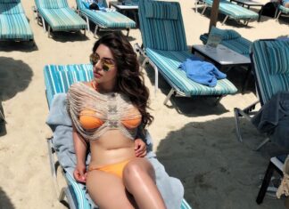 Shama Sikander Instagram - Helloooo weekend 🤩 . . . #beautiful #weekend #beachlife #bikini #loveyourself #goodvibes #gratitude #blessed #positivevibes #comment #like #share #shamasikander #trend