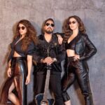 Shama Sikander Instagram – Our song #Majnu2 is rocking on reels, the very simple reason being this dance step has been created by the the great @mithunchakrabortyofficial ji. So everyone just go and dance to #Majnu2.. Mika Singh and I will share all your videos on his snd my Instagram! 

Watch the full video of ‘MAJNU 2’ only on @musicandsoundofficial YouTube channel.

@mikasingh @iamraailaxmi @shamasikander @sumitsethiofficial @iamavitesh @musicandsoundofficial