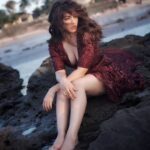 Shama Sikander Instagram - Meri zameen tumse gehri rahi hai waqt aane do, Aasmaan bhi tumse uncha rahega.... . . . #beautiful #soul #nature #gratitude #love #pure #happiness #motivation #positivevibes #inspiration #believe #blessed #shamasikander Mumbai, Maharashtra