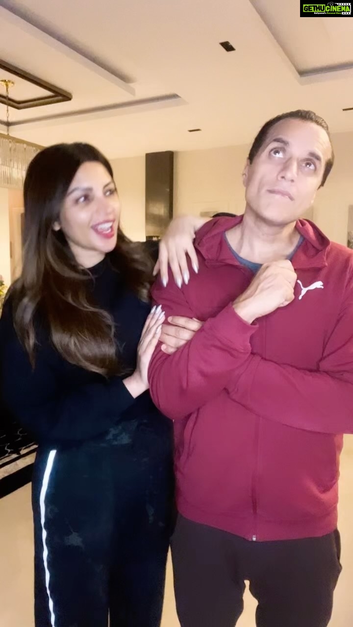 Shama Sikander Instagram - Dost ho to aiseβ¦..@jasbinag πππ whoever relates leave a ππ» in the comments below #friendship #goals #funnyreels