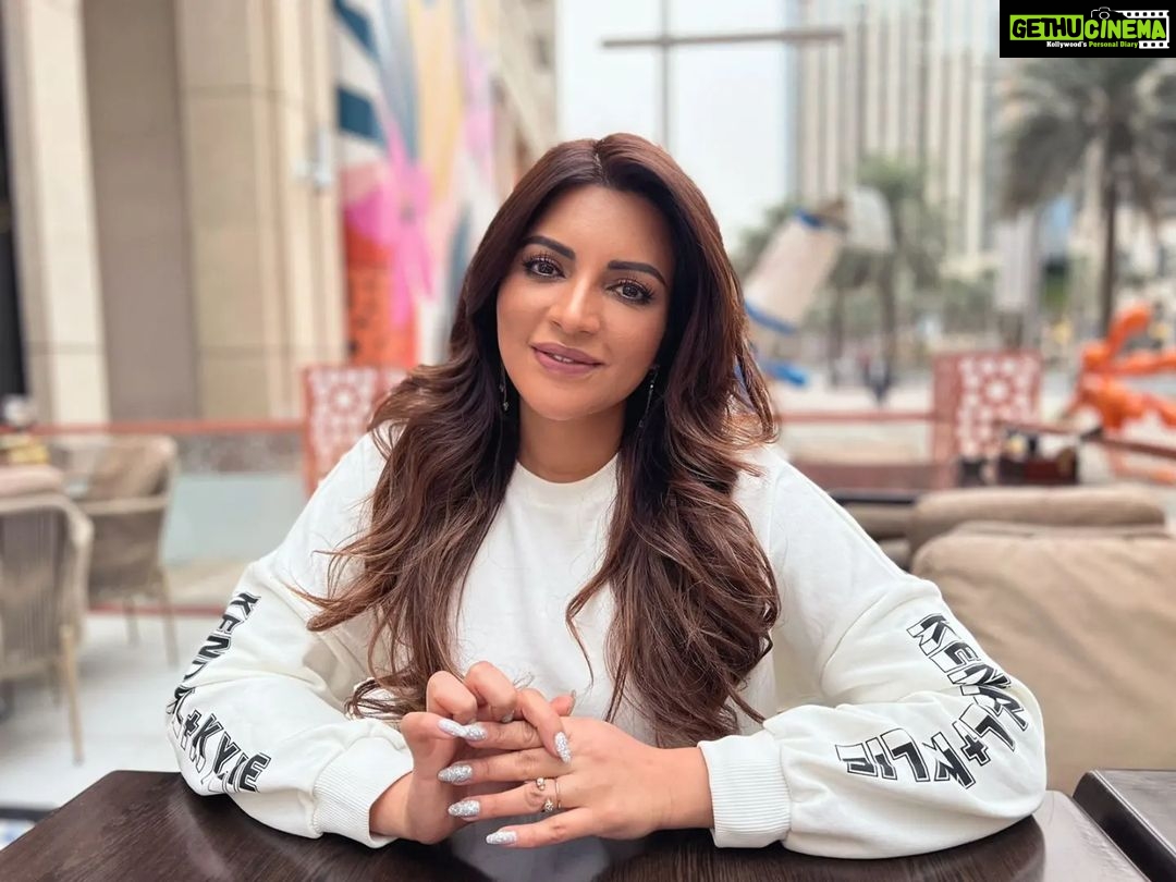 Shama Sikander Instagram - Awwww Sooo Sweet…🥰🥰 . . . #beautiful #sweet #love #mashaallah #blessed #positivevibes #inspiration #loveyourself #shamasikander #happiness #positivevibesonly Dubai, United Arab Emiratesدبي