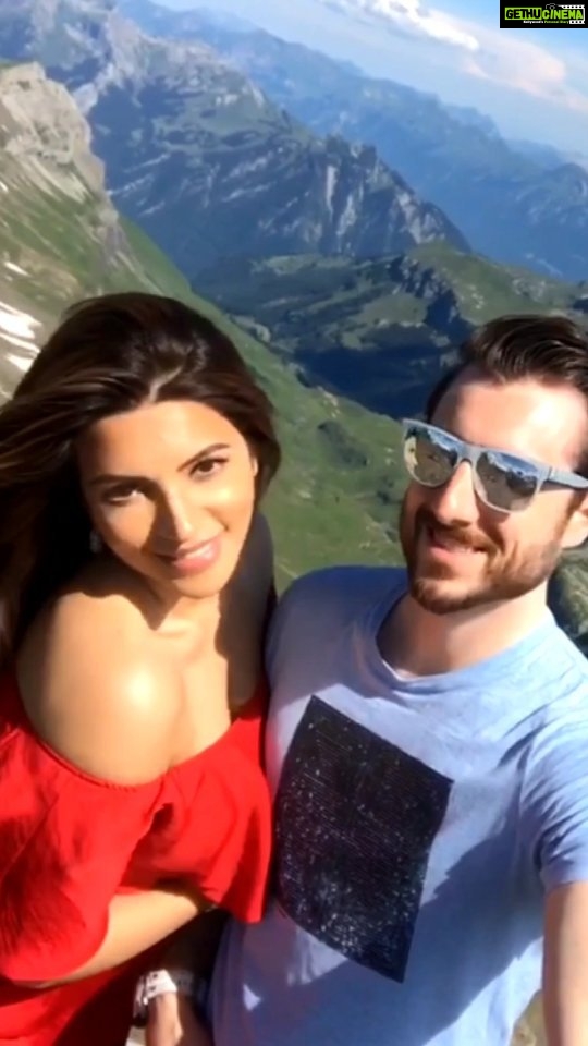 Shama Sikander Instagram - Mera Dost….🥰🥰🥰 @jamesmilliron . . #meradost ##couplegoals #love #partner #reelsinstagram #reelkarofeelkaro #reelitfeelit #lovestory #friendship #comments #like #shamasikanderreels #travel #explore