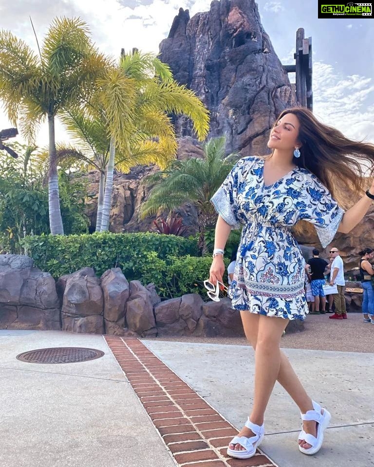 Shama Sikander Instagram - Do what makes your soul Shine✨ . . . #beautiful #style #travel #love #yourself #life #blessed #happiness #attitude #positivevibes #inspiration #shamasikander #explorepage