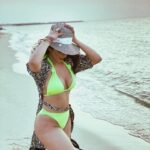 Shama Sikander Instagram - We do not remember Days, we remember Moments.... . . . #beautiful #beach #bikini #whitesand #love #weather #traveldiaries #positivevibes #loveyourself #shamasikander