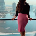 Shama Sikander Instagram - This is a tribute to all those feelings# lonely… hang in there you are not alone…. You are loved and wanted and you matter…♥️😇😇 you are stronger than you think just let it pass…. Because truly this shall pass too…🤗 #lonely #lonelyplanet #loneliness #emotional #emotions #love #song #inacityofmillions #itsnormal to feel #lonely #hanginthere #staystrong #inspirationalquotes #inspire #inspirational