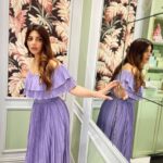 Shama Sikander Instagram - Lilac...💜 . . . #loveyourself #beautiful #love #blessed #photography #dubaidairies #style #fun #picoftheday #shamasikander #explore #like #share #comment Dubai, United Arab Emiratesدبي