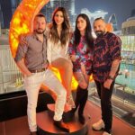 Shama Sikander Instagram - Creating some Beautiful Memories with my Loved ones... @jamesmilliron @vanessabwalia @walia_bunty . . #dubai #dubaidairies #celebration #happiness #beautiful #memories #love #lifestyle #enjoy #friends #family #travelling #shamasikander Dubai, United Arab Emiratesدبي