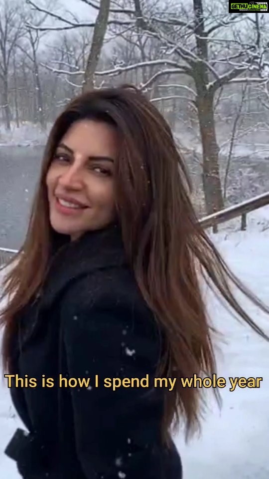 Shama Sikander Instagram - Let me take you all my throughout year in 20 seconds.... #loveyourself #reelkarofeelkaro #reelsvideo #reelitfeelit #reelsinstagram #shamasikander #explore #throwback #pictures