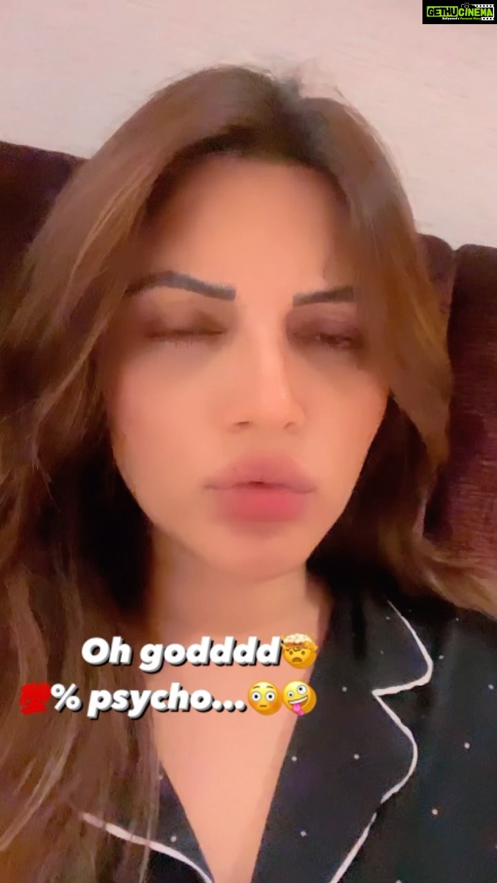 Shama Sikander Instagram - Iβm a psychoβ¦πππππ€ͺ #pshyco #trend #trending #trendingreels #viral #viralreels #instafun #fun #funny #videos #girl #swag #actorslife