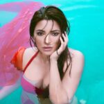 Shama Sikander Instagram - Aankhon me teri ajab si ajab si adayein hain…🥰 . . . #loveyourself #beautiful #love #blessed #pool #photography #style #fun #red #bikini #picoftheday #shamasikander #explore #like #share #comment