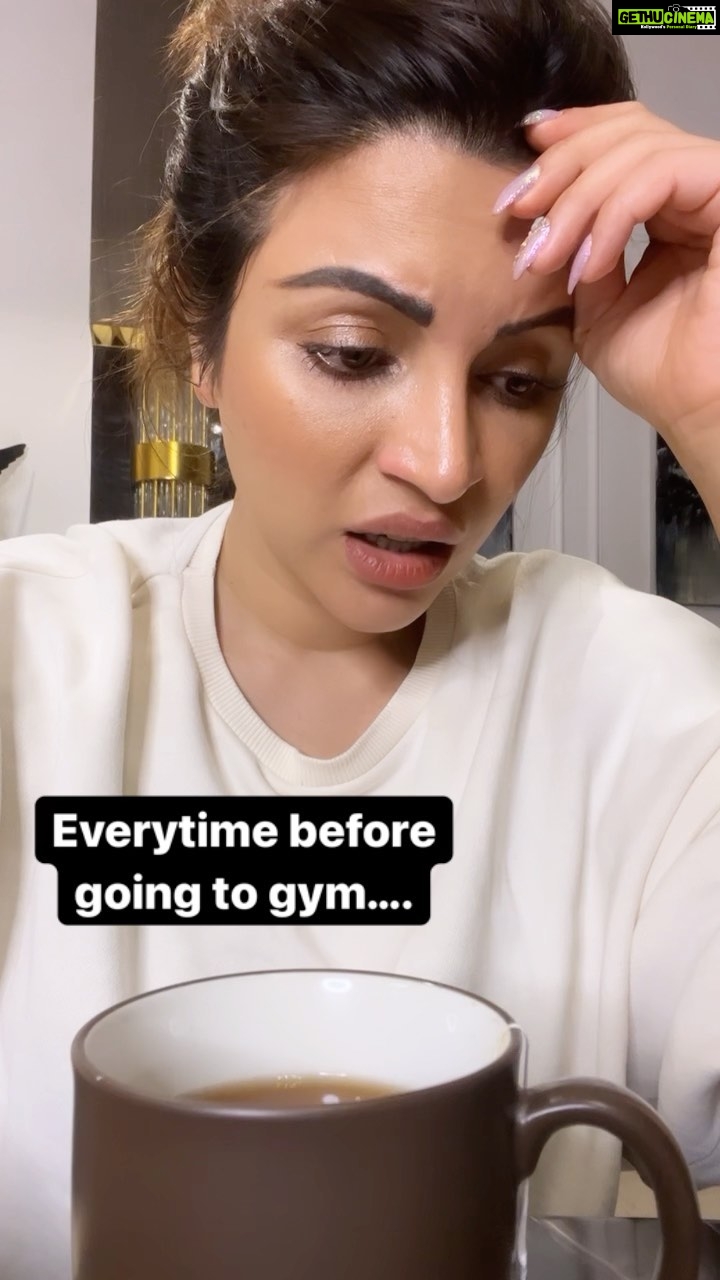 Shama Sikander Instagram - Kya aapki bhi yehi feelings hain…?? Write in comments below #justforfun #laugh #laughter #laughingmemes #laughteristhebestmedicine #fun #funnyvideos #funnyreels #comedy #reallifememes #memes #gymconflict #conflict