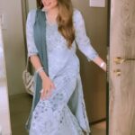 Shama Sikander Instagram - Felt pretty 😍 ☺️ #sundayvibes #pretty #lunchoutfit #family #gettogather #indian #indiankudi #desigirl #lovemyself #shringar #gettingready #sundaybrunchlook #fashion #ritukumar #outfit