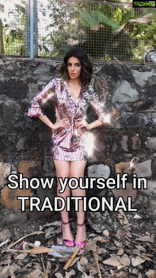 Shama Sikander Instagram - Since you all love my traditional avatar. This one is specially for you♥️♥️♥️ #traditional #loveyourself #ethenicwear #shamasikander #reels #reelsinstagram #reelitfeelit #trending #explore #like #share #comment