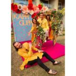 Shama Sikander Instagram - Yellow yellows dirty fellowssss…. What a fun filled afternoon at @gurpreetbedi_22 @kapilarya Mehandi.. The theme was yellow and everyone followed it to… indian weddings.. Naach Gaana… shaadi ka mahaul…, waah ji waahhh…🎉🥳🥳🥳😇♥️ . . . #mehandi #backtokg #yellowtheme #indianwedding #shaadikaseason #fun #crazy #shamasikander #friends #happiness #enjoy #haldiceremony #happyme #friendslikefamily #bandbajabaraat #bridetobe #haldified #attire #traditional #indianwedding