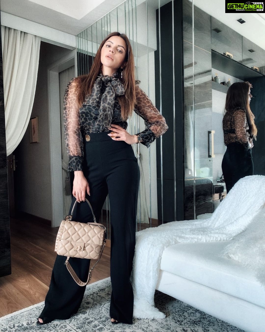 Shama Sikander Instagram - Your style is your brand…😎 . . . #beautiful #style #love #yourself #life #blessed #happiness #positivevibes #inspiration #shamasikander #explore #share Mumbai, Maharashtra