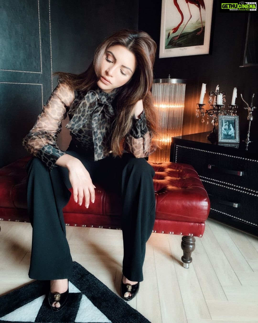 Shama Sikander Instagram - Your style is your brand…😎 . . . #beautiful #style #love #yourself #life #blessed #happiness #positivevibes #inspiration #shamasikander #explore #share Mumbai, Maharashtra