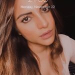 Shama Sikander Instagram - Gotcha….😎 #trend #viral #video #reels #phonecover #screenshot #viralvideos #viralreels #screenlock #trendingreels #trendingsongs