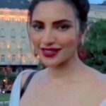 Shama Sikander Instagram - ✨Did my smile radiates onto you ? #smile #trending #reelsinstagram #reelitfeelit #love #happiness #throwback #spreadsmiles #likes #share #comment #shamasikander