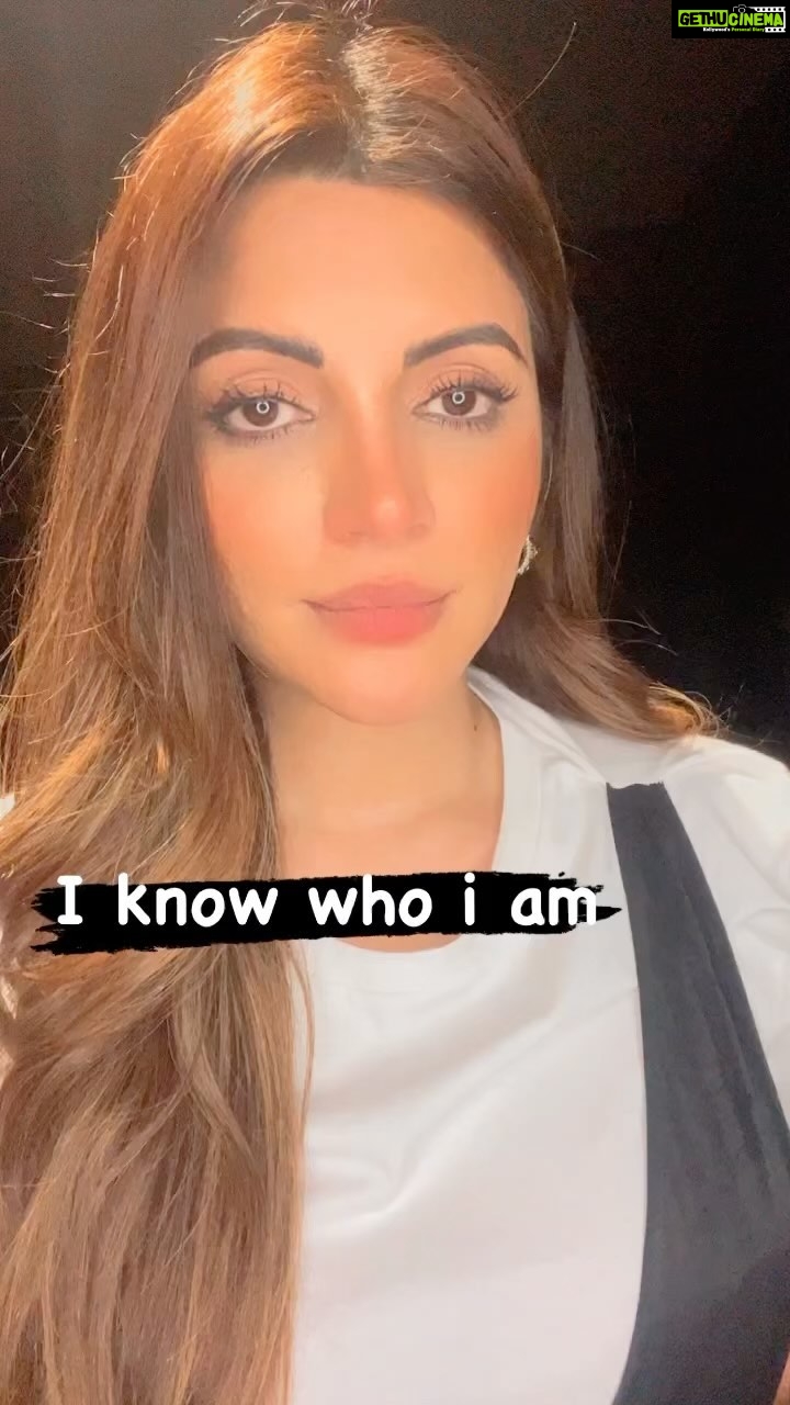 Shama Sikander Instagram - I love meeeeee…. Truly, most authentically most honestly….♥️😇 #selflove #motivation #motivationalquotes #motivationalvideos #love #loveyourself #lovequotes #iloveme #loveislove #ilovelove #friday #fridaymotivation