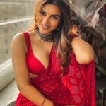 Shama Sikander Instagram - Suno muskura dete ho meri her baat per, sunte bhi ho ya Ishq ho gaya hai??..❤️ . . . #beautiful #smile #saree #love #mashaallah #blessed #positivevibes #inspiration #loveyourself #shamasikander #happiness #positivevibes Mumbai, Maharashtra