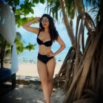 Shama Sikander Instagram - Missing beaches of Thailand and this body….😆😆 . . . #throwback #thailand #beautiful #beach #vibes #love #weather #happy #bikini #loveyourself #believe #fun #me #travelling #loveyourlife
