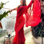 Shama Sikander Instagram - "Mohe Rang Do Laal" . . . #beautyinred #loveyourself #goodvibes #sareelove #like #share #comment #traditional #trending #happiness #nature #mumbai Mumbai, Maharashtra