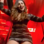 Shama Sikander Instagram - Its #friday night b*****….🥳🥳 #fridayvibes #fridaynight #fridaysinparadise #glasshouse91 #transitionreels #transition #smooth #sexy #danceonthefloor #jlo #favsong #viralvideos #viralreels #viral