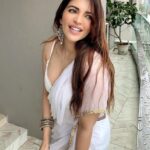Shama Sikander Instagram - itti si hansi, itti si khushi, itta sa tukda chand ka.... . . . #beautiful #cute #saare #gratitude #loveyourself #happiness #motivation #positivevibes #inspiration #believe #blessed🙏 Mumbai, Maharashtra